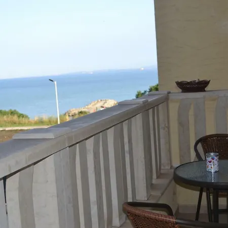 Aquamarine 부르가스